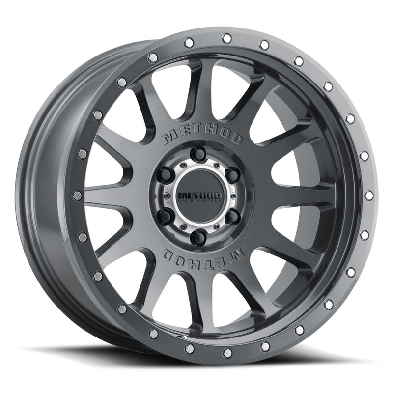 コジマです 605 | NV | Gloss Titanium – MR60521060824N – Method Race Wheels